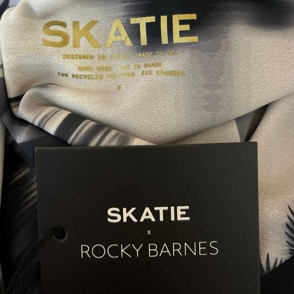 NEW Skatie x Rocky Barnes Cream Black Palm Tree High Leg One Piece Swimsuit M - Picture 4 of 4